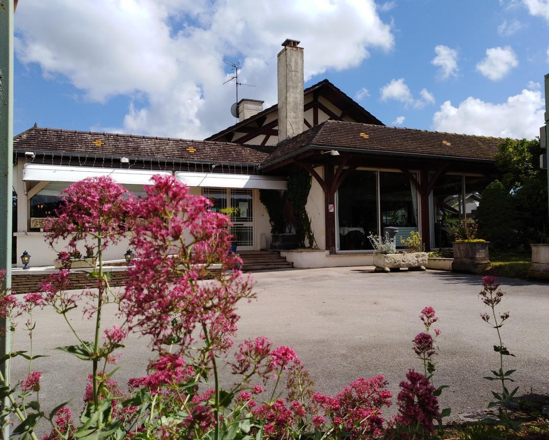 Hotel-Restaurant "La Gremelle" Ladoix-Serrigny Exterior photo