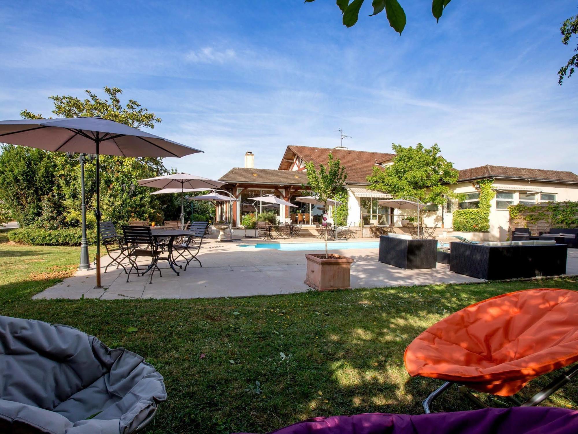 Hotel-Restaurant "La Gremelle" Ladoix-Serrigny Exterior photo