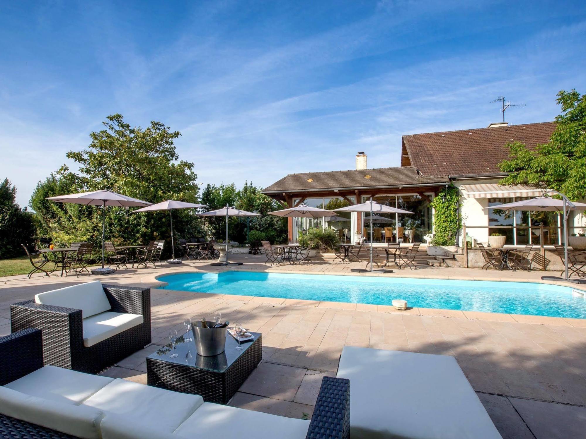 Hotel-Restaurant "La Gremelle" Ladoix-Serrigny Exterior photo